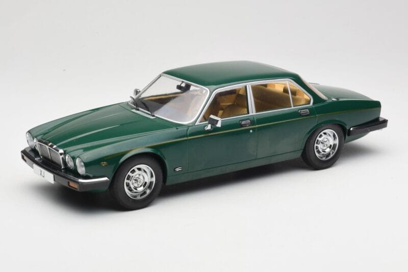 Jaguar XJ Series III Dark Green MCG 1:18 MCG18175 Diecast