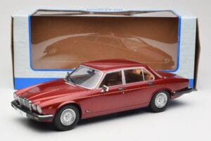 Jaguar XJ Series III Metallic Dark Red MCG 1:18 MCG18176 Diecast - image 6 of 6