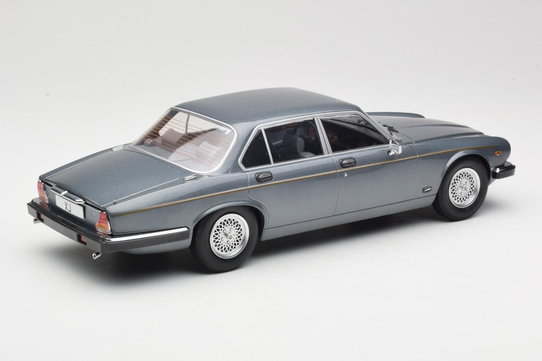 jaguar-xj-series-iii-metallic-