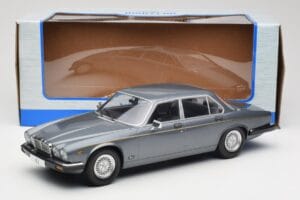 Jaguar XJ Series III Metallic Grey MCG 1:18 MCG18177 Diecast - image 6 of 6