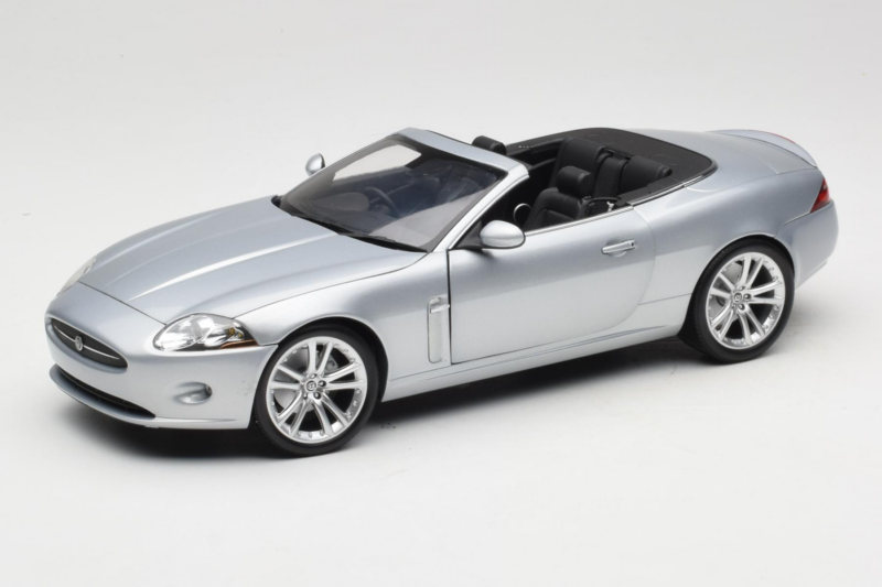 Jaguar XK X150 Convertible Silver Minichamps 1:18 153130533 Diecast
