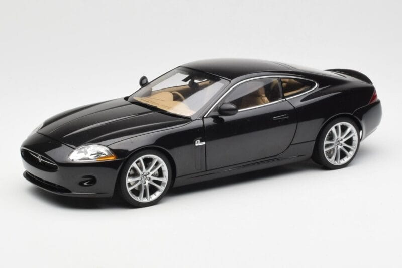 Jaguar XK-R X150 Midnight Black AUTOart 1:18 73632 Diecast