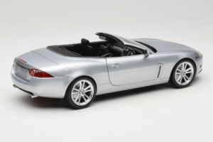 Jaguar XK X150 Convertible Silver Minichamps 1:18 150130531 Diecast - image 3 of 8
