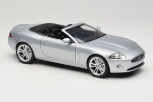 Jaguar XK X150 Convertible Silver Minichamps 1:18 150130531 Diecast - image 6 of 8