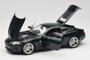 Jaguar XK X150 Coupe Green Minichamps 1:18 150130501 Diecast - image 2 of 8