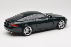 Jaguar XK X150 Coupe Green Minichamps 1:18 150130501 Diecast - image 3 of 8