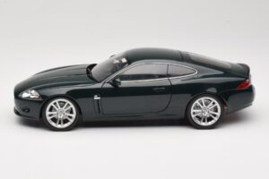 Jaguar XK X150 Coupe Green Minichamps 1:18 150130501 Diecast - image 4 of 8