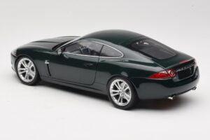 Jaguar XK X150 Coupe Green Minichamps 1:18 150130501 Diecast - image 7 of 8