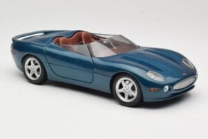Jaguar XK180 Green Maisto 1:18 50337 Diecast - image 6 of 8