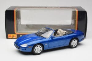 Jaguar XK8 X100 Cabriolet Azure Blue Maisto 1:18 50286 Diecast - image 8 of 8
