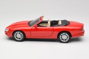 Jaguar XKR X100 Red Maisto 1:18 50330 Diecast - image 4 of 8