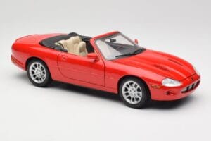 Jaguar XKR X100 Red Maisto 1:18 50330 Diecast - image 6 of 8