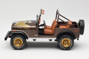 Jeep CJ-7 Golden Eagle Green MCG 1:18 MCG18109 Diecast - image 3 of 6