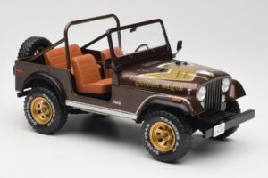 Jeep CJ-7 Golden Eagle Green MCG 1:18 MCG18109 Diecast - image 4 of 6