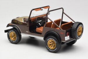 Jeep CJ-7 Golden Eagle Green MCG 1:18 MCG18109 Diecast - image 5 of 6