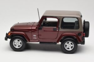 Jeep Wrangler TJ Sahara Red Maisto 1:18 31662 Diecast - image 4 of 8