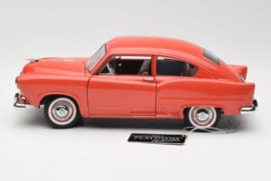 Kaiser Henry J Red Sun Star 1:18 5092 Diecast - image 4 of 8