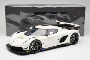 Koenigsegg Jesko Attack Crystal White Pearl GT Spirit 1:12 GT501 Resin - image 6 of 6