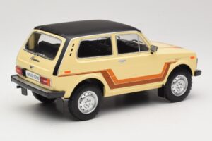 Lada Niva 2121 California Beige MCG 1:18 MCG18004 Diecast - image 2 of 6