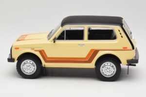 Lada Niva 2121 California Beige MCG 1:18 MCG18004 Diecast - image 3 of 6