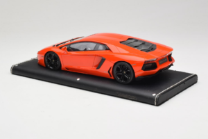 Lamborghini Aventador Orange MR Collection 1:18 LAMB064 Resin - image 5 of 6