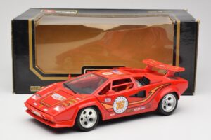 Lamborghini Countach Red Bburago 1:18 3047 Diecast - image 8 of 8