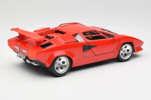 Lamborghini Countach Red Bburago 1:18 3047-M1 Diecast - image 3 of 8