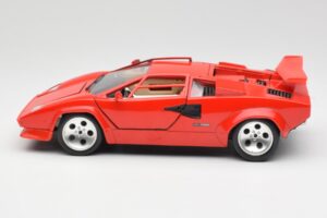 Lamborghini Countach Red Bburago 1:18 3047-M1 Diecast - image 4 of 8