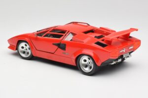 Lamborghini Countach Red Bburago 1:18 3047-M1 Diecast - image 7 of 8