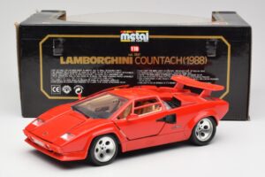 Lamborghini Countach Red Bburago 1:18 3047-M1 Diecast - image 8 of 8