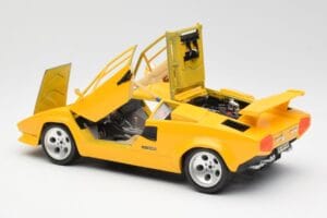 Lamborghini Countach Yellow Bburago 1:18 3037 Diecast - image 5 of 8
