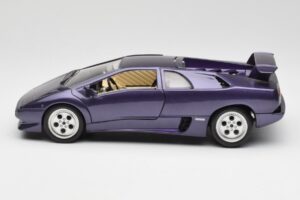 Lamborghini Diablo Purple Maisto 1:18 3028 Diecast - image 4 of 8