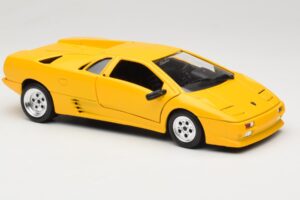 Lamborghini Diablo Yellow Tonka 1:18 09035 Diecast - image 6 of 8