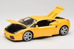 Lamborghini Gallardo Yellow Maisto 1:18 31655 Diecast - image 2 of 8