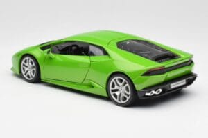 Lamborghini Huracan LP610-4 Green Bburago 1:18 18-11038 Diecast - image 7 of 8