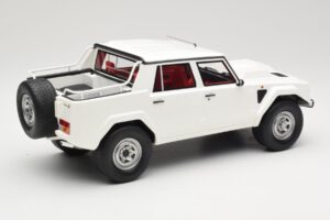 Lamborghini LM002 White Kyosho 1:18 GTS18508W Resin - image 2 of 6
