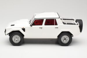 Lamborghini LM002 White Kyosho 1:18 GTS18508W Resin - image 3 of 6