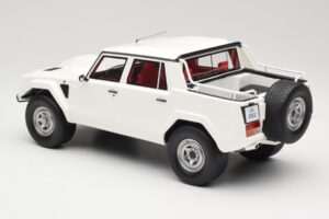 Lamborghini LM002 White Kyosho 1:18 GTS18508W Resin - image 5 of 6