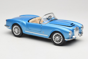 Lancia Aurelia B24 Spider Blue Bburago 1:18 3010-M1 Diecast - image 6 of 8