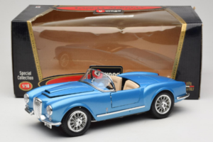 Lancia Aurelia B24 Spider Blue Bburago 1:18 3010-M1 Diecast - image 8 of 8
