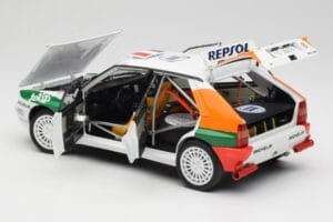 Lancia Delta HF Integrale Evo II Totip #5 A. Aghini / S. Farnocchia Rally Monte Carlo 1993 Kyosho 1:18 08348F Diecast - image 5 of 8