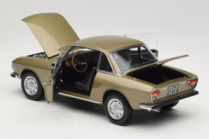 Lancia Fulvia Coupe Bronze Longchamps Norev 1:18 187985 Diecast - image 5 of 8