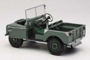 Land Rover 88 Series I Green Minichamps 1:18 150168900 Diecast - image 5 of 8