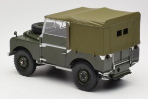 Land Rover 88 Series I Matt Green Minichamps 1:18 150168909 Diecast - image 7 of 8