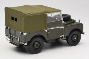 Land Rover 88 Series I Matt Green Minichamps 1:18 150168909 Diecast - image 3 of 8