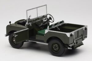 Land Rover 88 Series I Matt Green Minichamps 1:18 150168909 Diecast - image 5 of 8