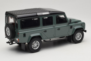Land Rover Defender Station Wagon Keswick Green GT Spirit 1:18 GT527 Resin - image 2 of 6