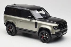 Land Rover Defender 90 HSE P400 L663 Pangea Green Metallic GT Spirit 1:18 GT517 Resin - image 4 of 6