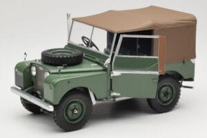 Land Rover Series 1 88 Green Minichamps 1:18 150168912 Diecast - image 2 of 8