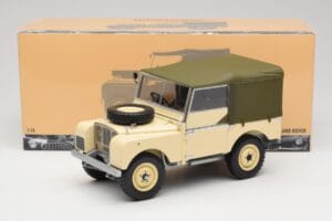 Land Rover Series I 88 Sand Beige Matt Minichamps 1:18 150168905 Diecast - image 8 of 8